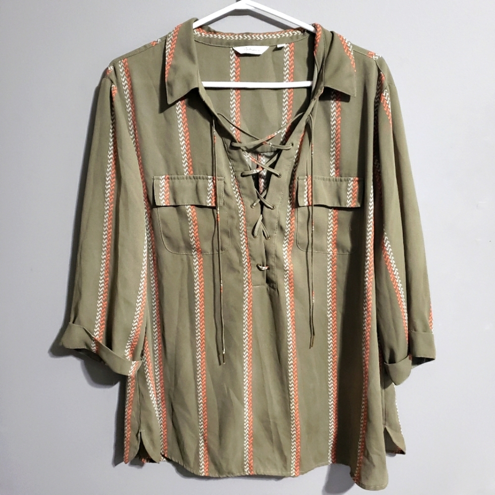 Reitmans tie front blouse size 14